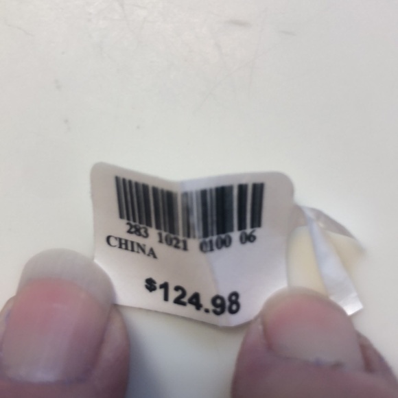 Brand new size 7 lab created blue and white sapphire ring. - Picture 3 of 5